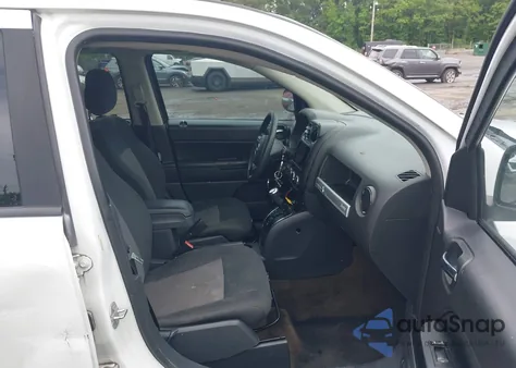 2016 Jeep Compass Sport z USA, uszkodzony, nr VIN 1C4NJCBA2GD753509